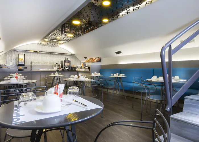 Libertel Montmartre Opera 3*