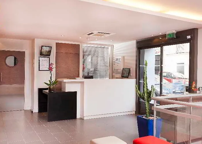 Libertel Montmartre Opera 3*