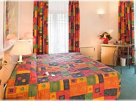 Libertel Montmartre Opéra 3* París