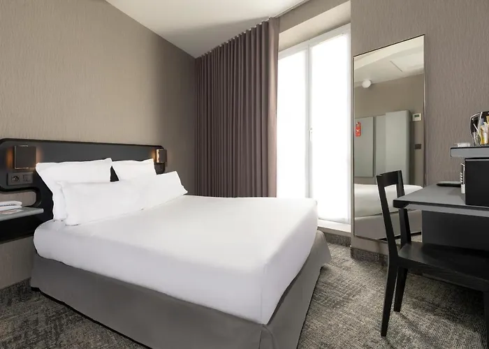 Libertel Montmartre Opéra 3*