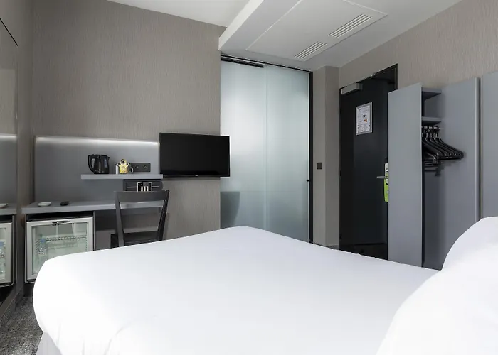 Hotel Libertel Montmartre Opéra 3*